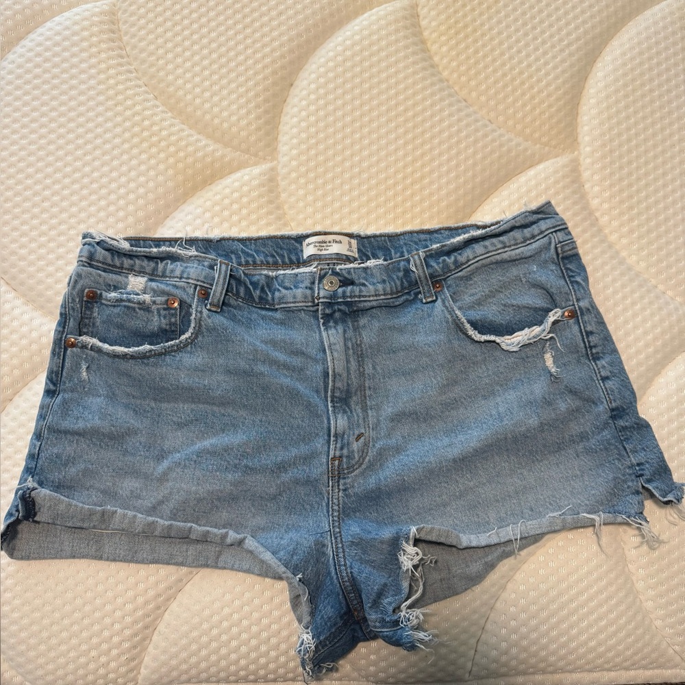 Abercrombie & Fitch “The Mom Short High Rise” shorts